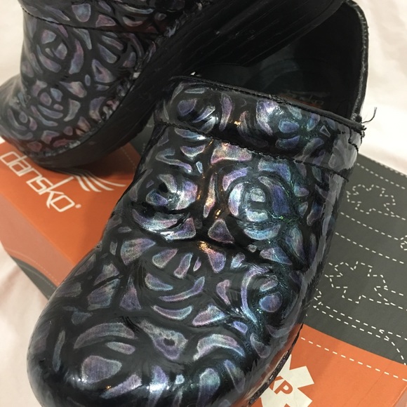 dansko night rose